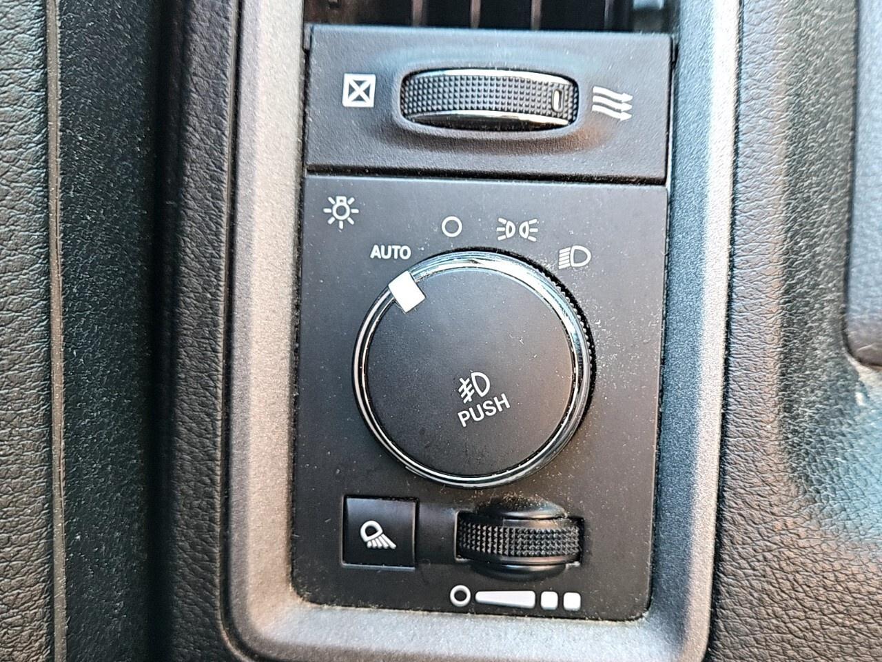 2019 RAM 1500 Classic ST   LOCAL 1 OWNER   NO ACCIDENTS Photo