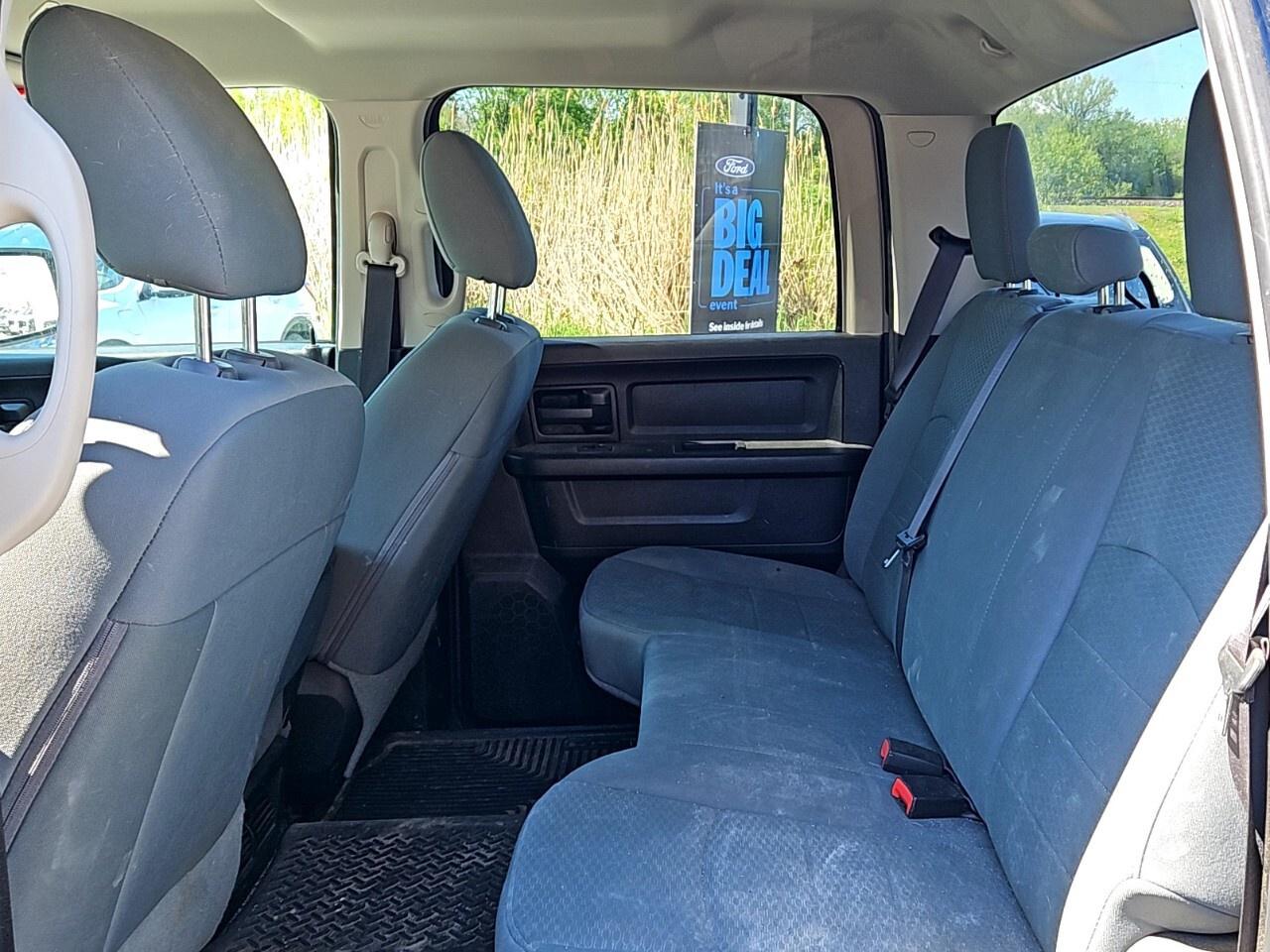 2019 RAM 1500 Classic ST   LOCAL 1 OWNER   NO ACCIDENTS Photo