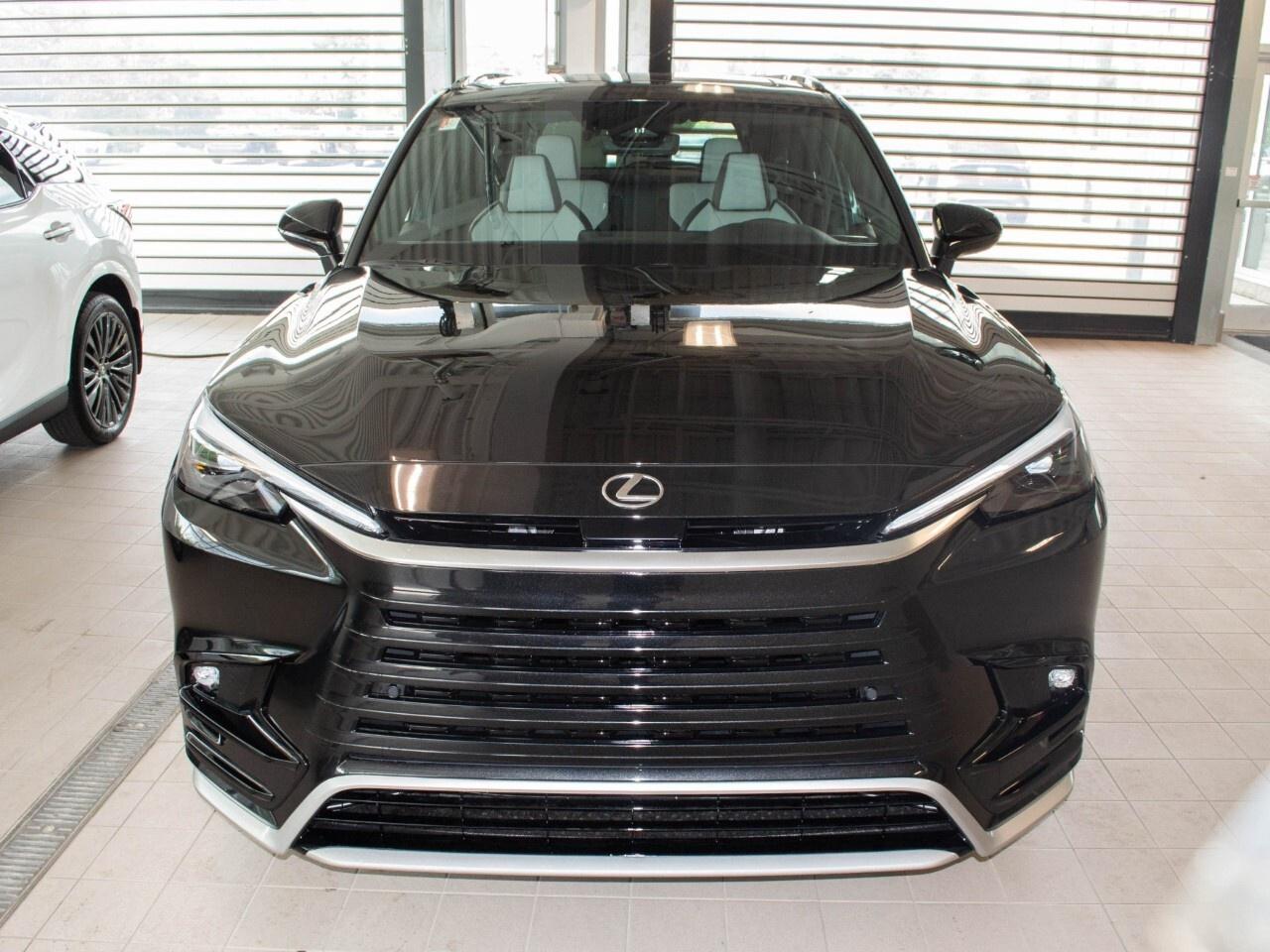 2025 Lexus TX 500h F Sport Photo