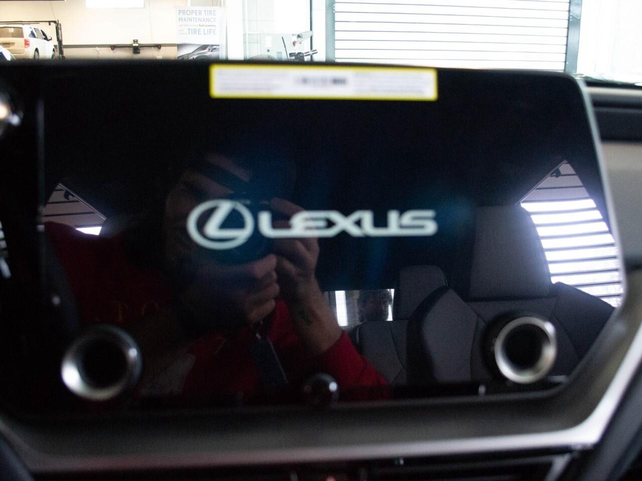 2025 Lexus TX 500h F Sport Photo