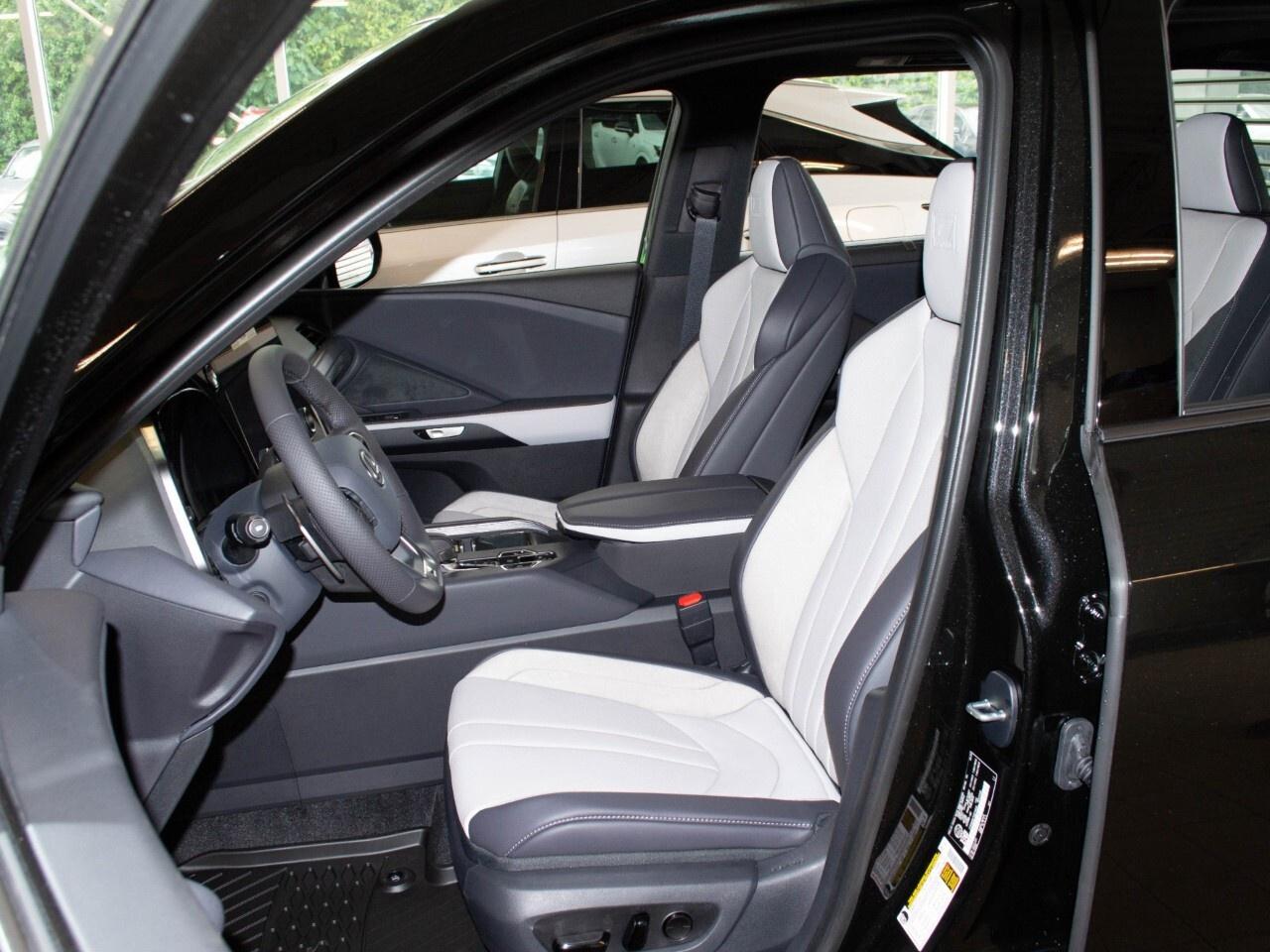2025 Lexus TX 500h F Sport Photo