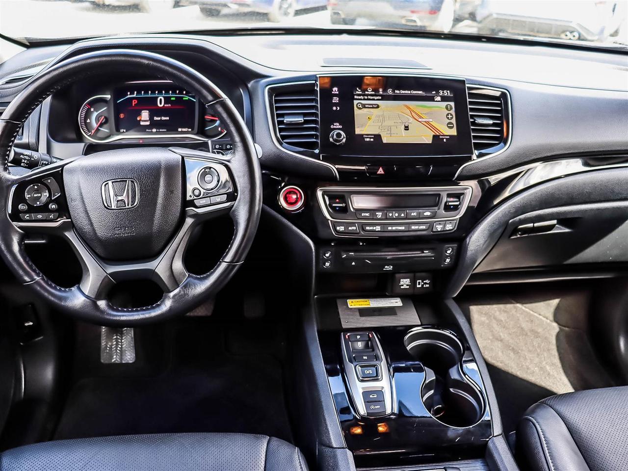 2022 Honda Pilot TOURING 8-PASSENGER Photo