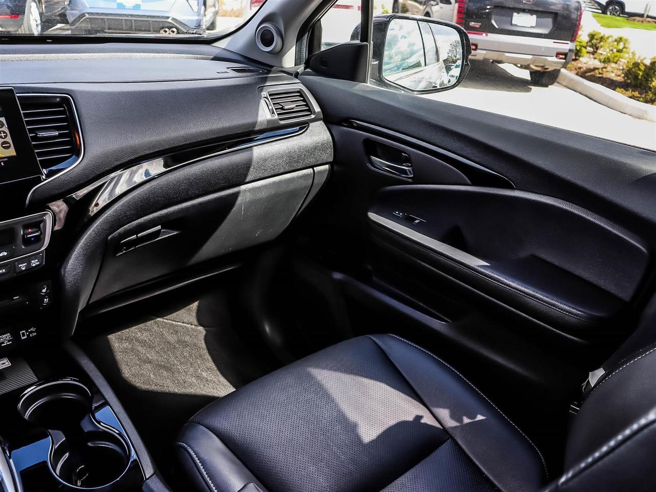 2022 Honda Pilot TOURING 8-PASSENGER Photo