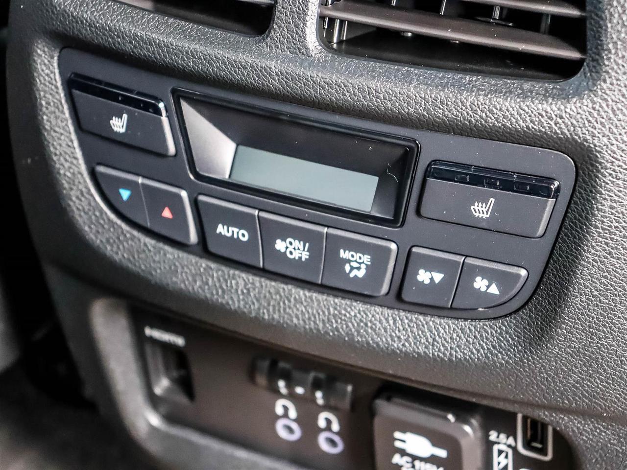 2022 Honda Pilot TOURING 8-PASSENGER Photo