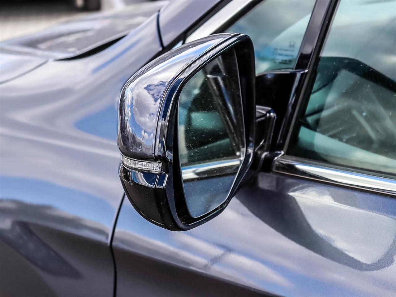 2022 Honda Pilot TOURING 8-PASSENGER Photo
