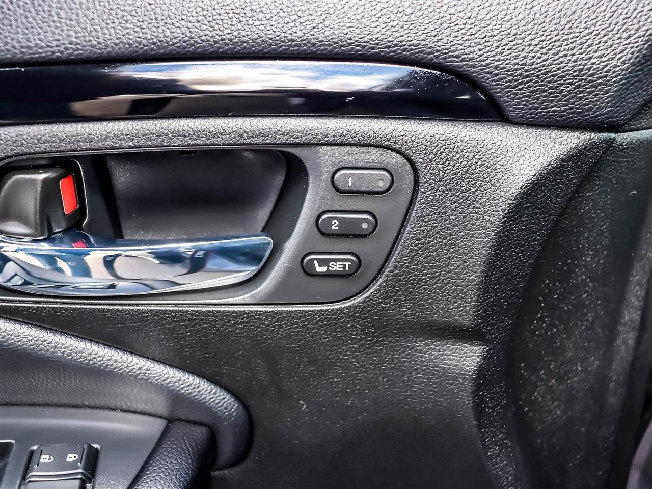 2022 Honda Pilot TOURING 8-PASSENGER Photo