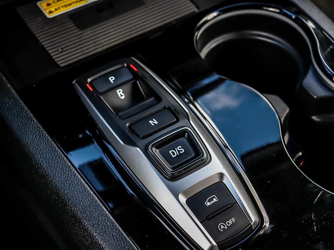 2022 Honda Pilot TOURING 8-PASSENGER Photo