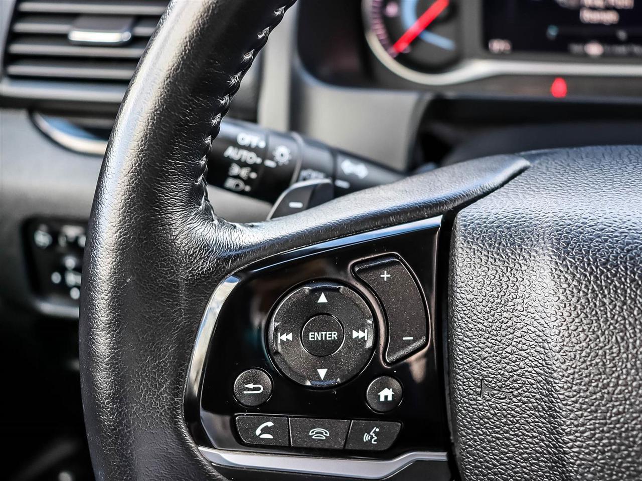 2022 Honda Pilot TOURING 8-PASSENGER Photo