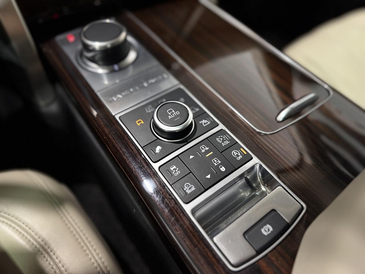 2016 Land Rover Range Rover  Photo