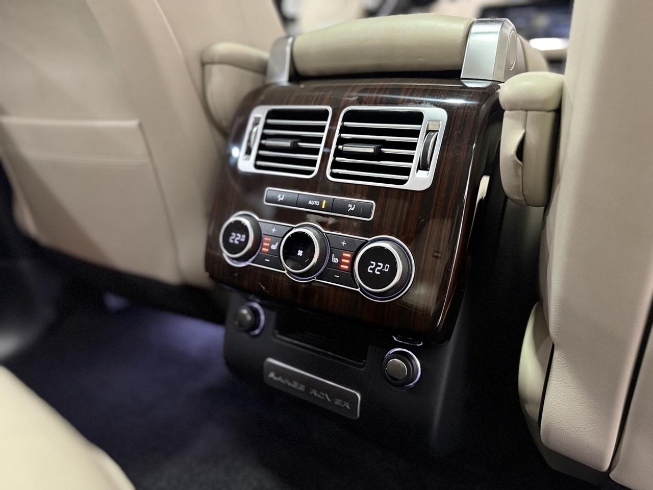 2016 Land Rover Range Rover  Photo