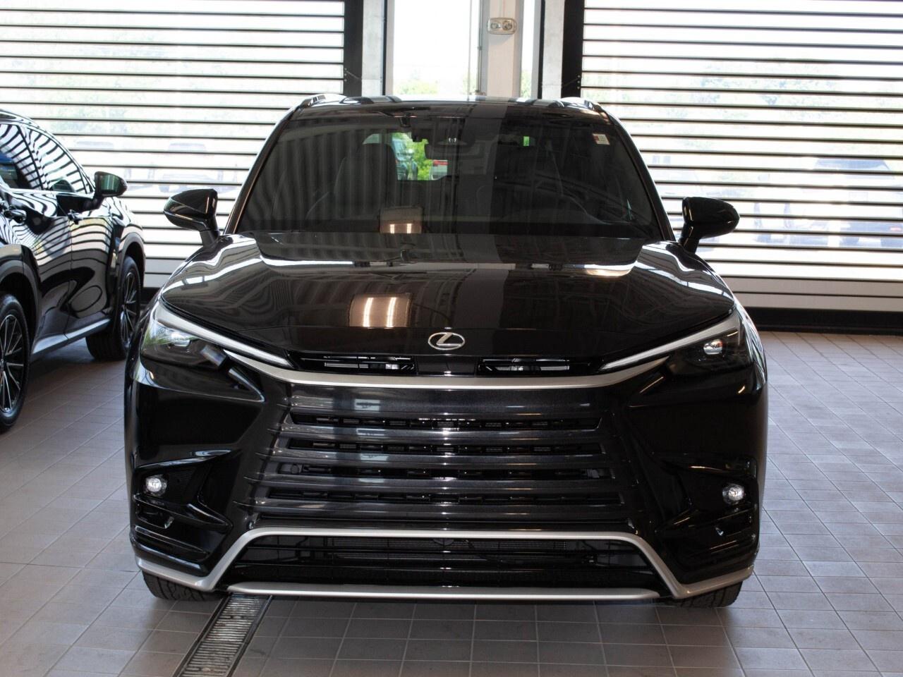2025 Lexus TX 500h F Sport Photo