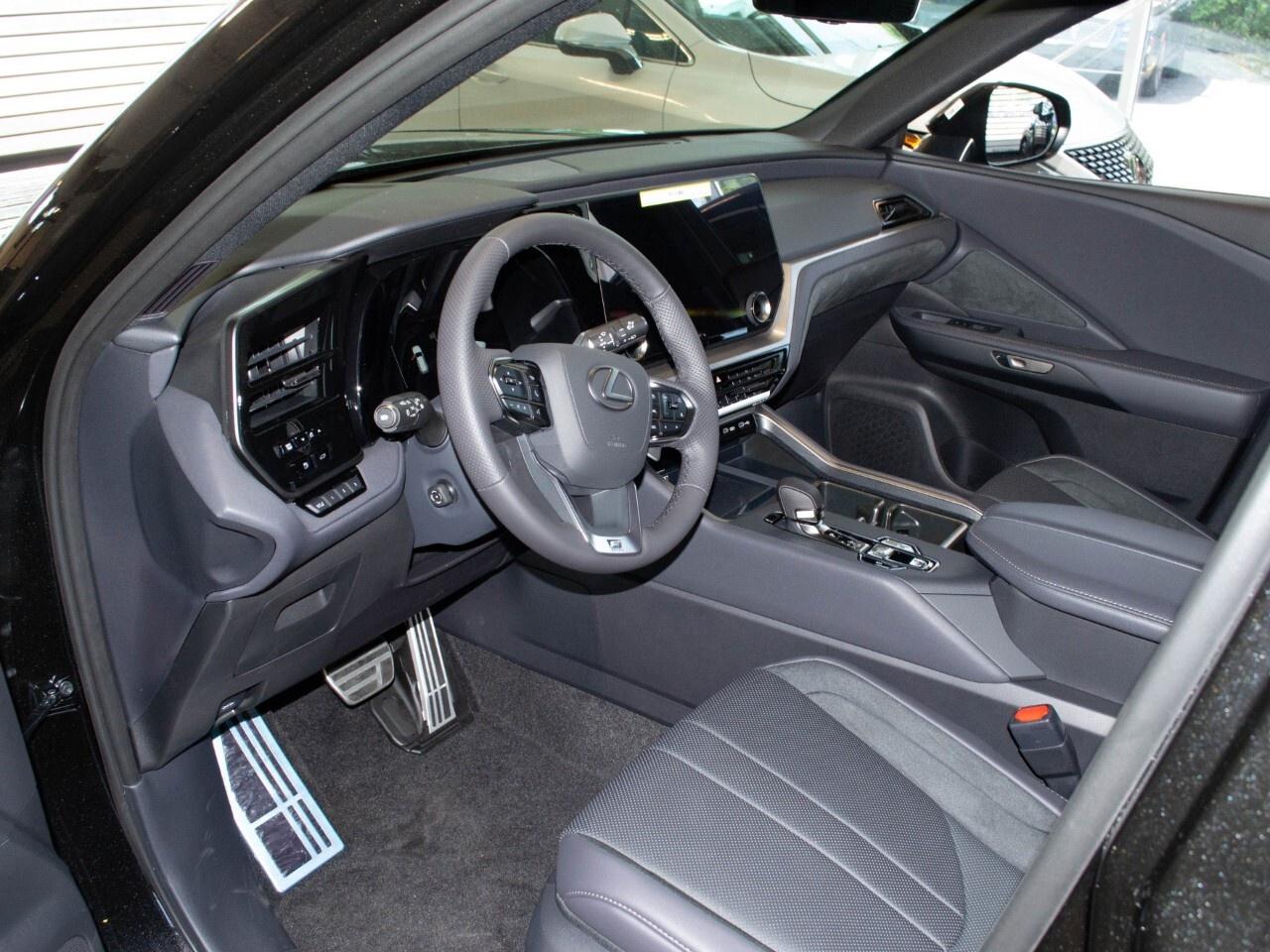 2025 Lexus TX 500h F Sport Photo