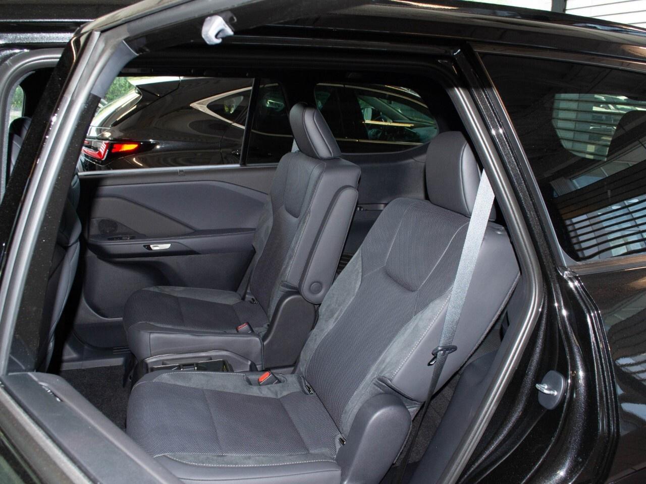 2025 Lexus TX 500h F Sport Photo