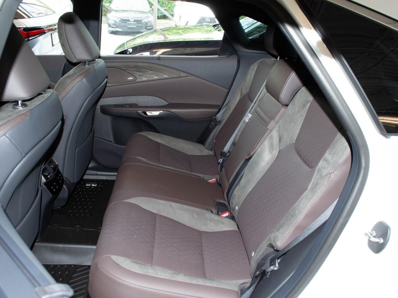 2025 Lexus RX 450h+ EXECUTIVE Photo