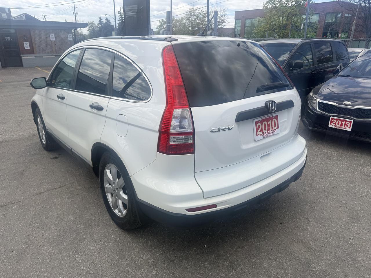 2010 Honda CR-V *** 3 YEAR WARRANTY INCLUDED *** Photo3