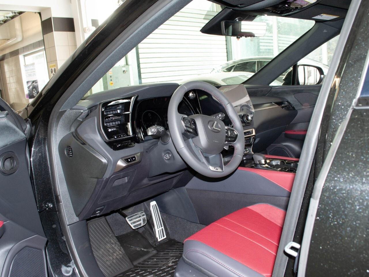 2025 Lexus RX 500H F SPORT Photo