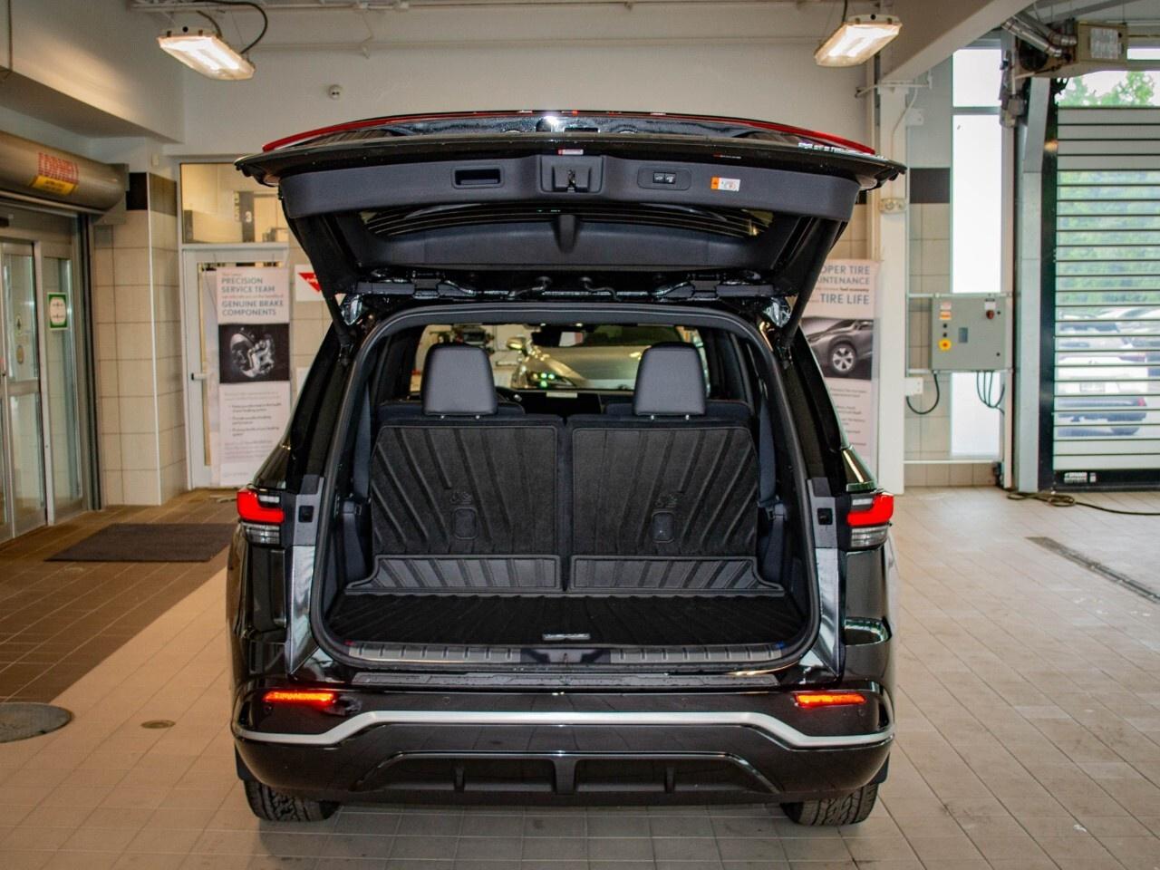 2025 Lexus TX 500h F Sport Photo4