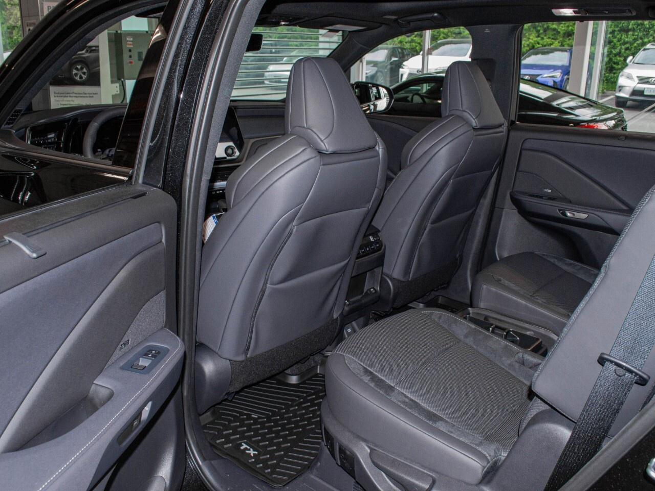 2025 Lexus TX 500h F Sport Photo