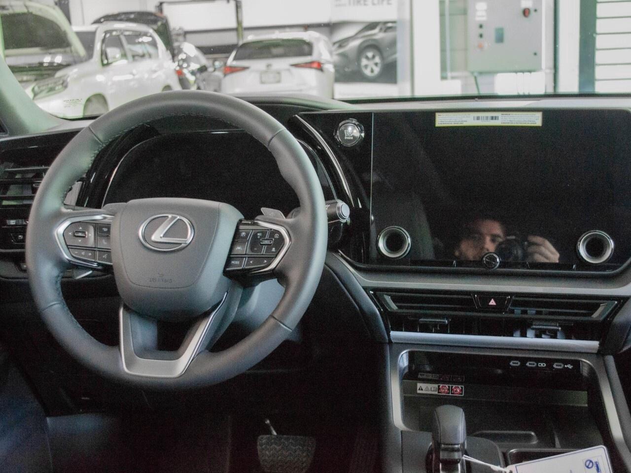 2025 Lexus TX 350 ULTRA LUXURY Photo