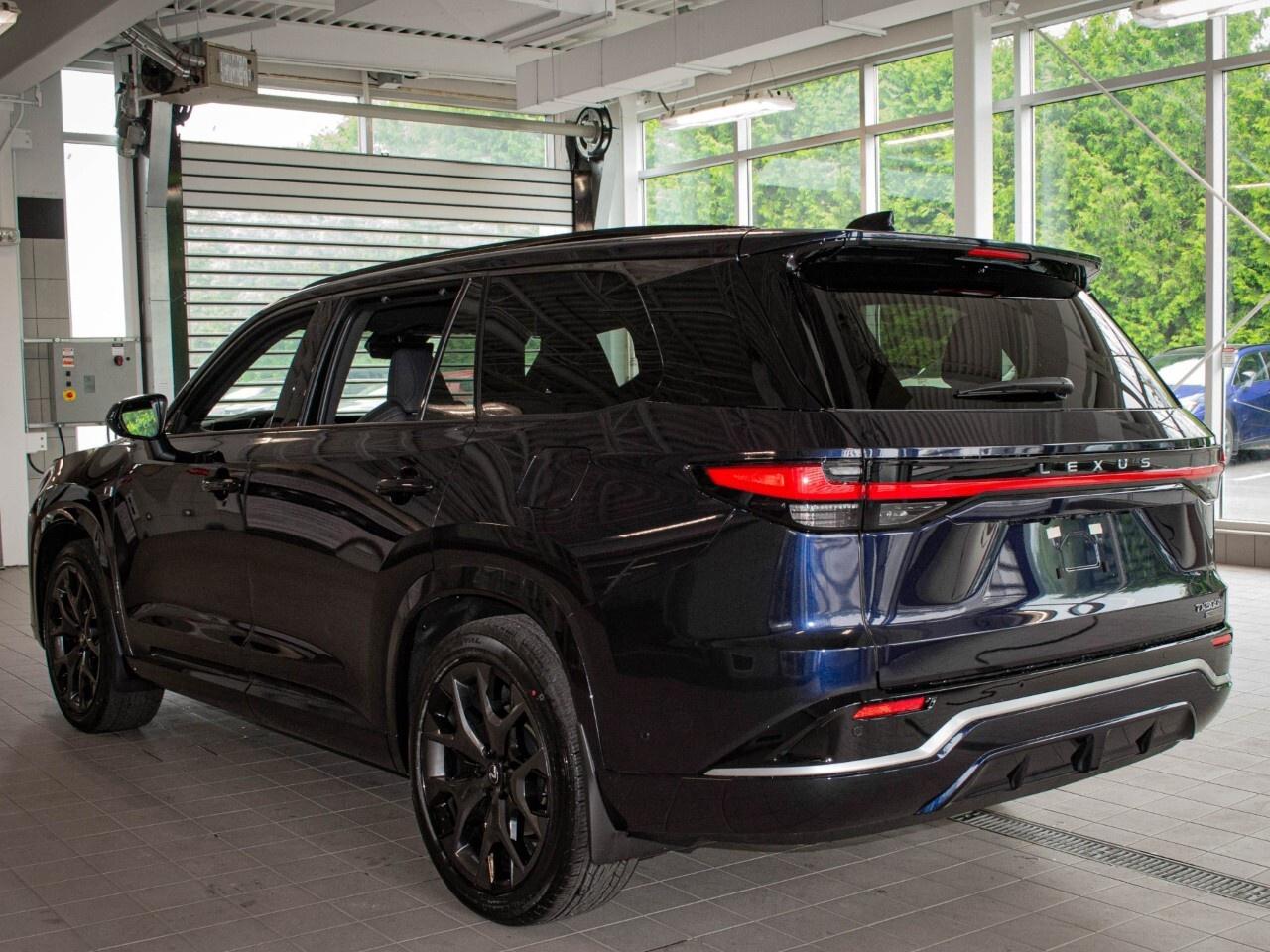 2025 Lexus TX 500h F Sport Photo3