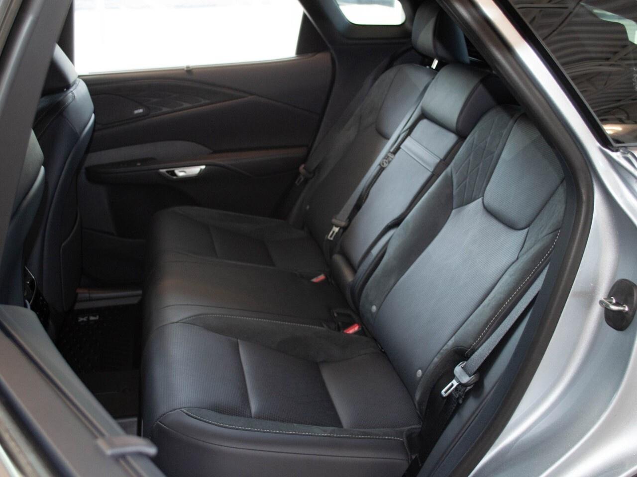 2025 Lexus RX 450h+ EXECUTIVE Photo