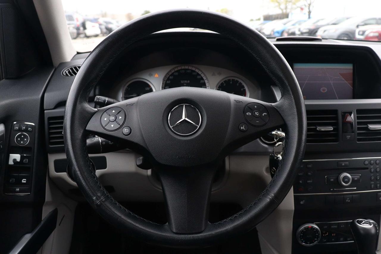 2010 Mercedes-Benz GLK350 4MATIC® Photo