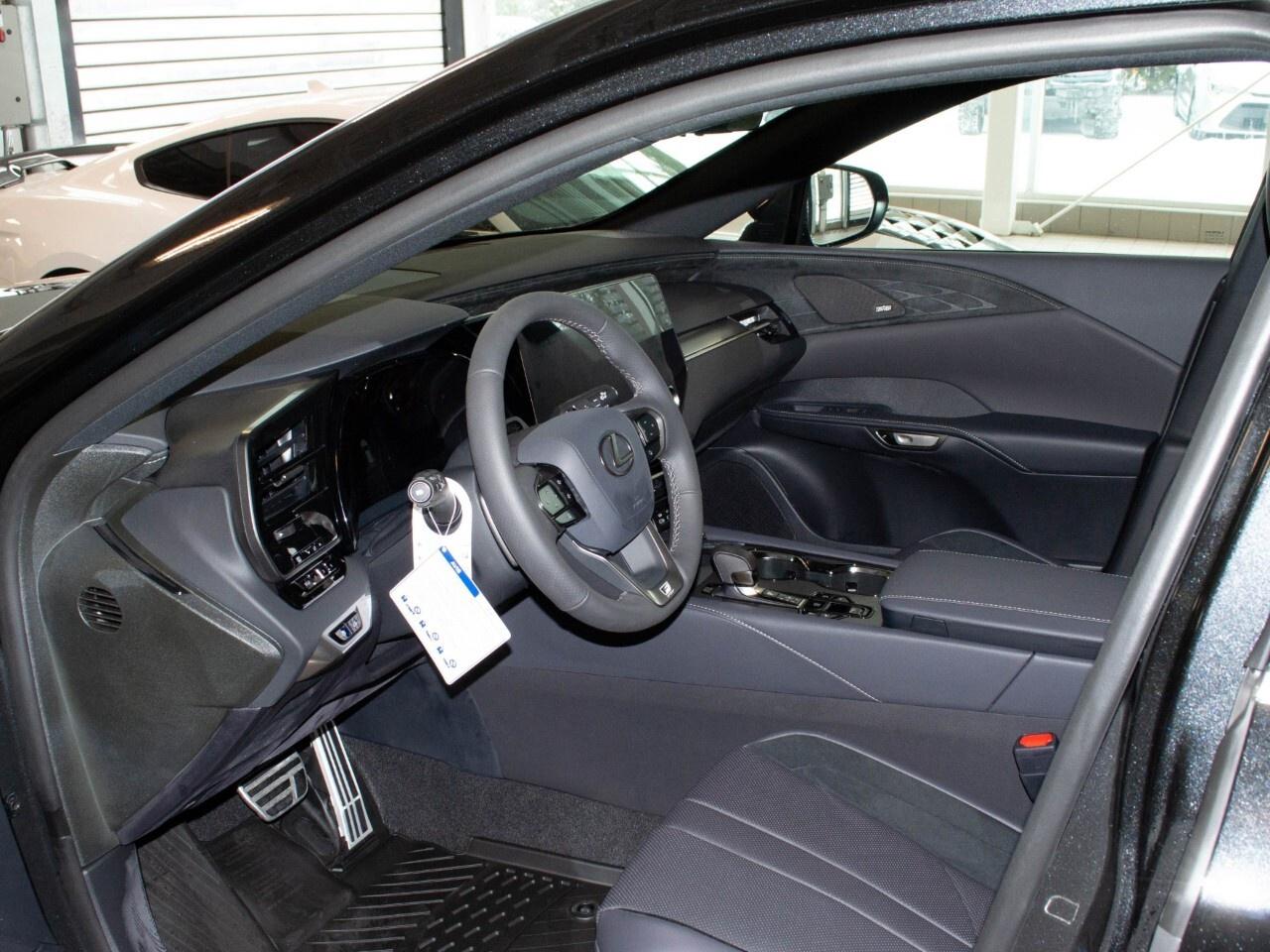 2026 Lexus RX 350 F SPORT Photo