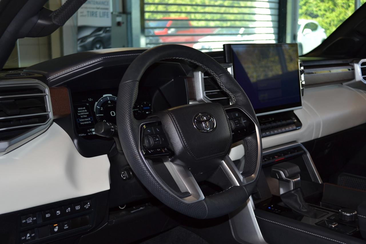 2025 Toyota Sequoia Platinum Photo