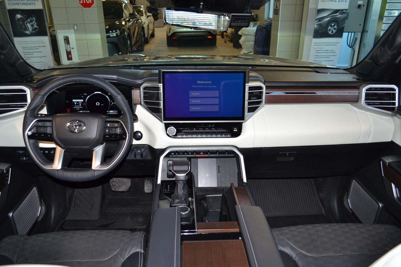 2025 Toyota Sequoia Platinum Photo