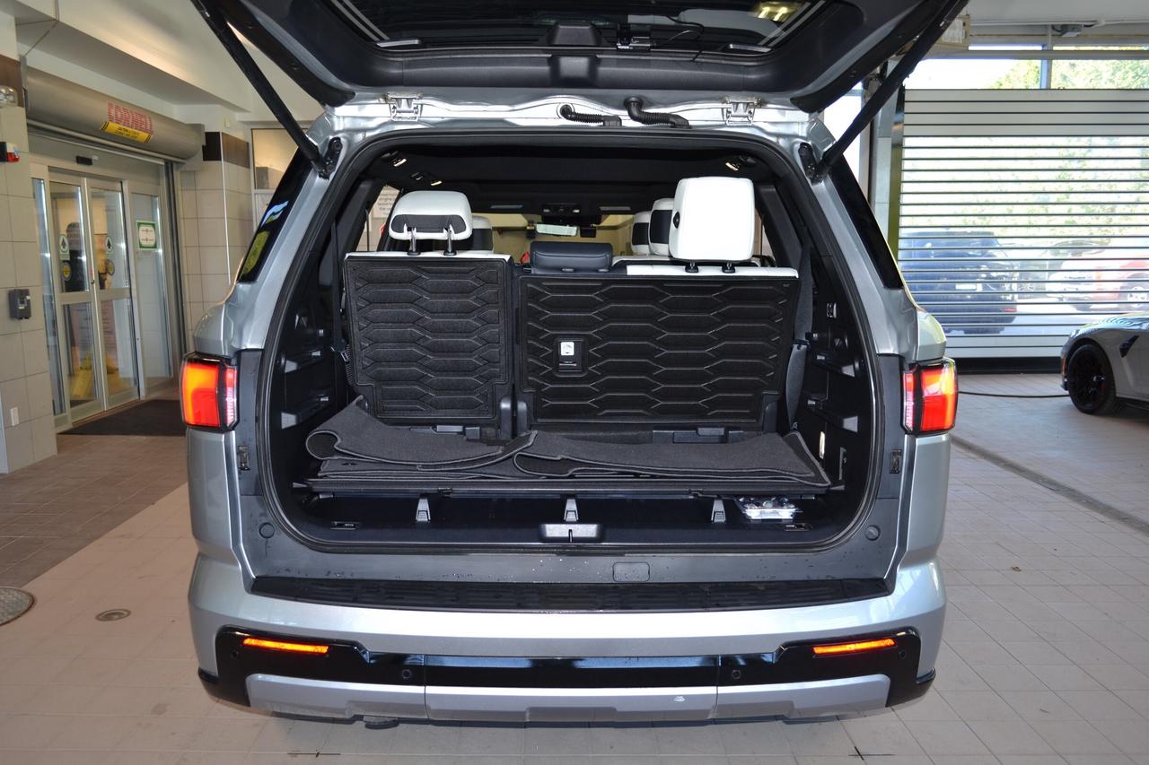 2025 Toyota Sequoia Platinum Photo