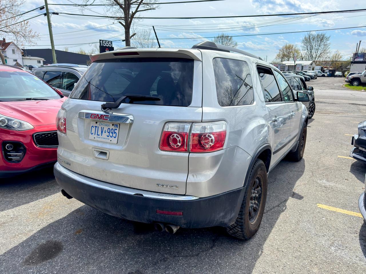 2011 GMC Acadia SLE1 Photo2