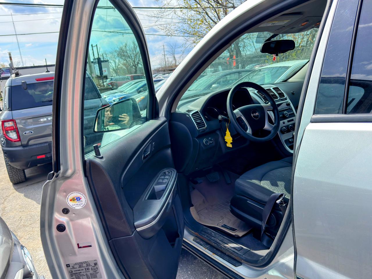 2011 GMC Acadia SLE1 Photo