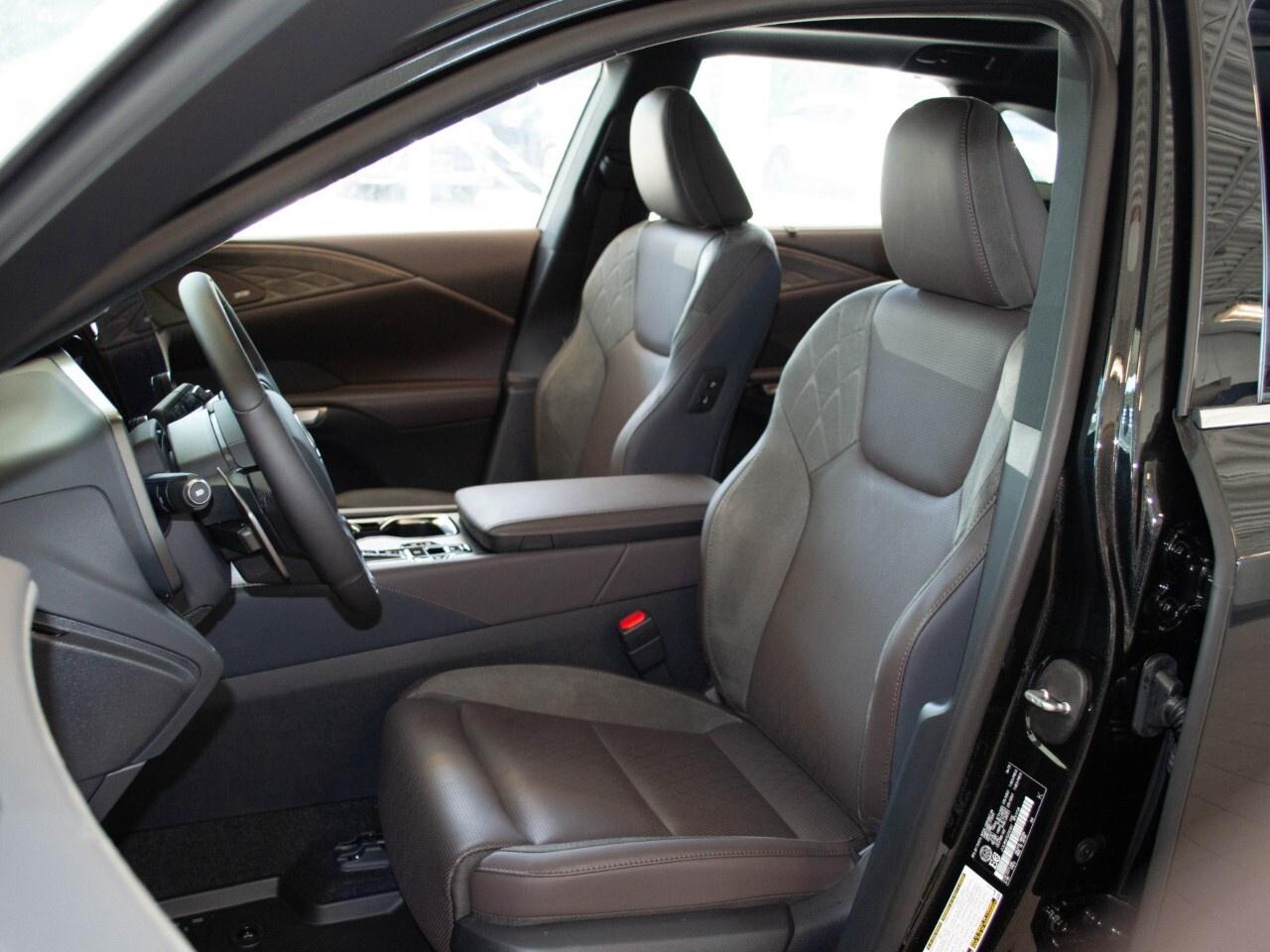 2025 Lexus RX 450h+ EXECUTIVE Photo