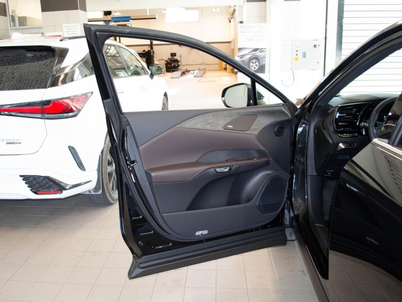 2025 Lexus RX 450h+ EXECUTIVE Photo