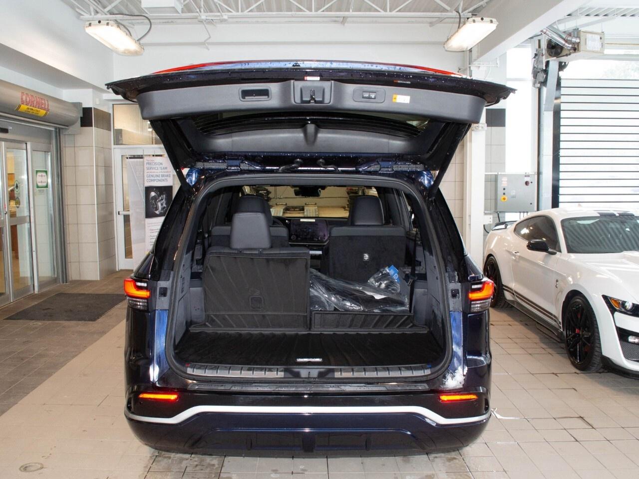 2025 Lexus TX 500h F Sport Photo