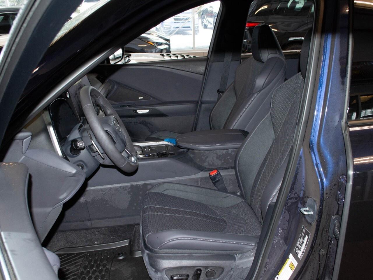 2025 Lexus TX 500h F Sport Photo