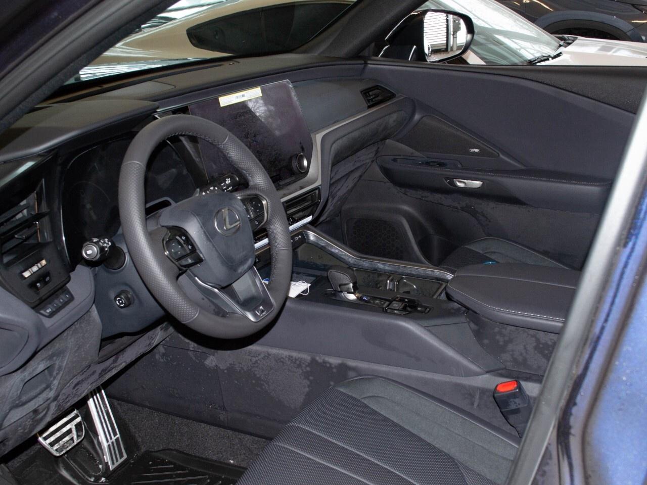 2025 Lexus TX 500h F Sport Photo