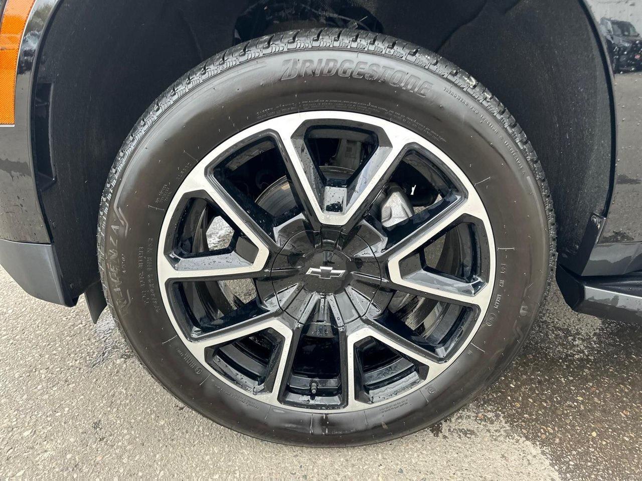 2025 Chevrolet Suburban RST Low KMS Dual Screens SuperCruise Air Suspensio Photo