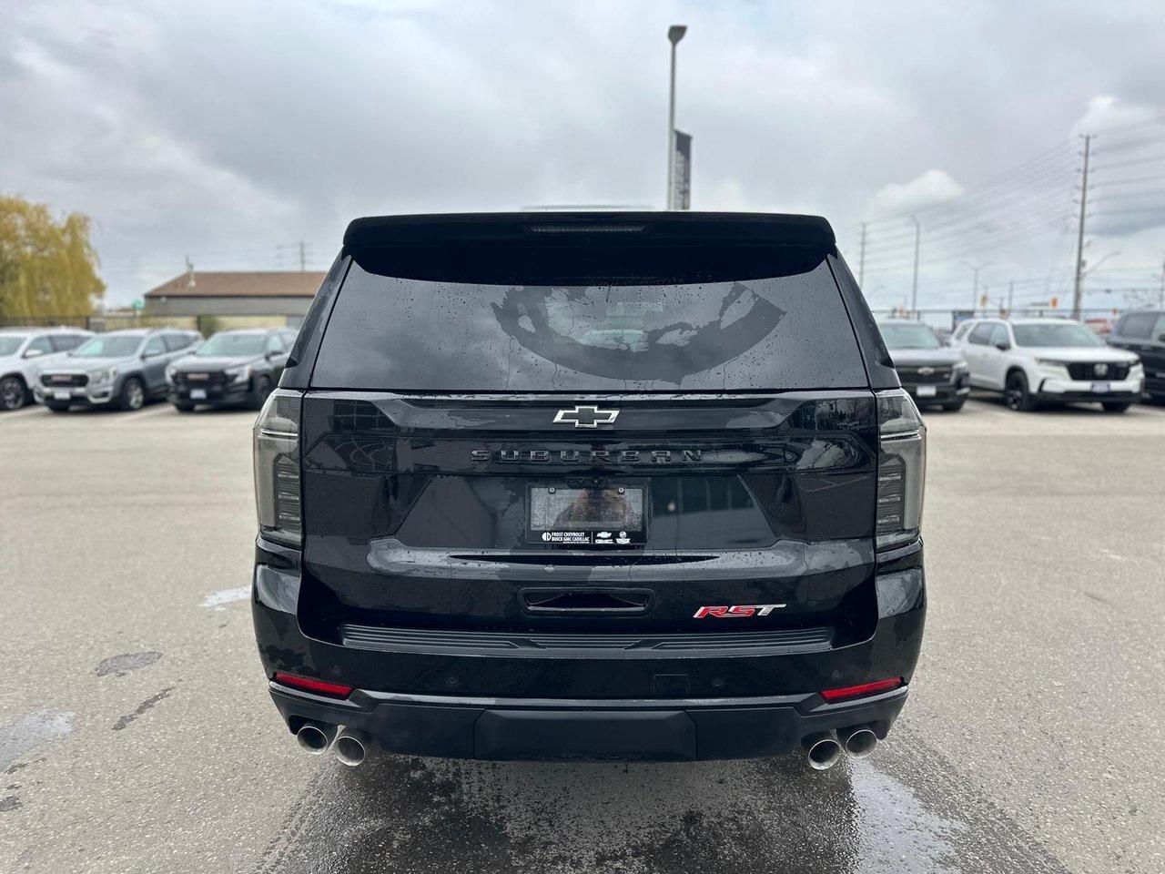 2025 Chevrolet Suburban RST Low KMS Dual Screens SuperCruise Air Suspensio Photo