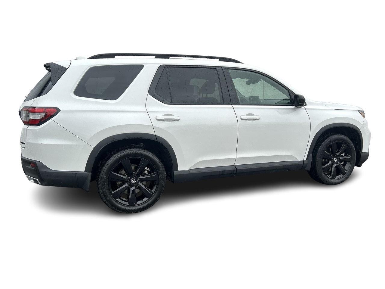 2025 Honda Pilot Black Edition AWD Low Kms 8 Passenger BOSE Audio P Photo