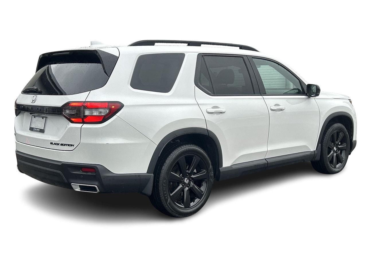 2025 Honda Pilot Black Edition AWD Low Kms 8 Passenger BOSE Audio P Photo