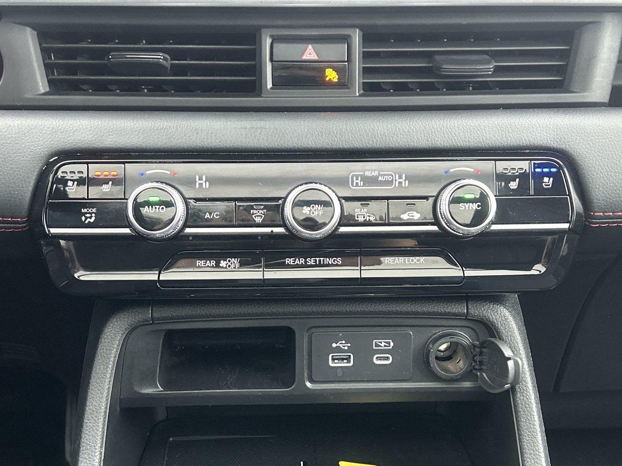 2025 Honda Pilot Black Edition AWD Low Kms 8 Passenger BOSE Audio P Photo