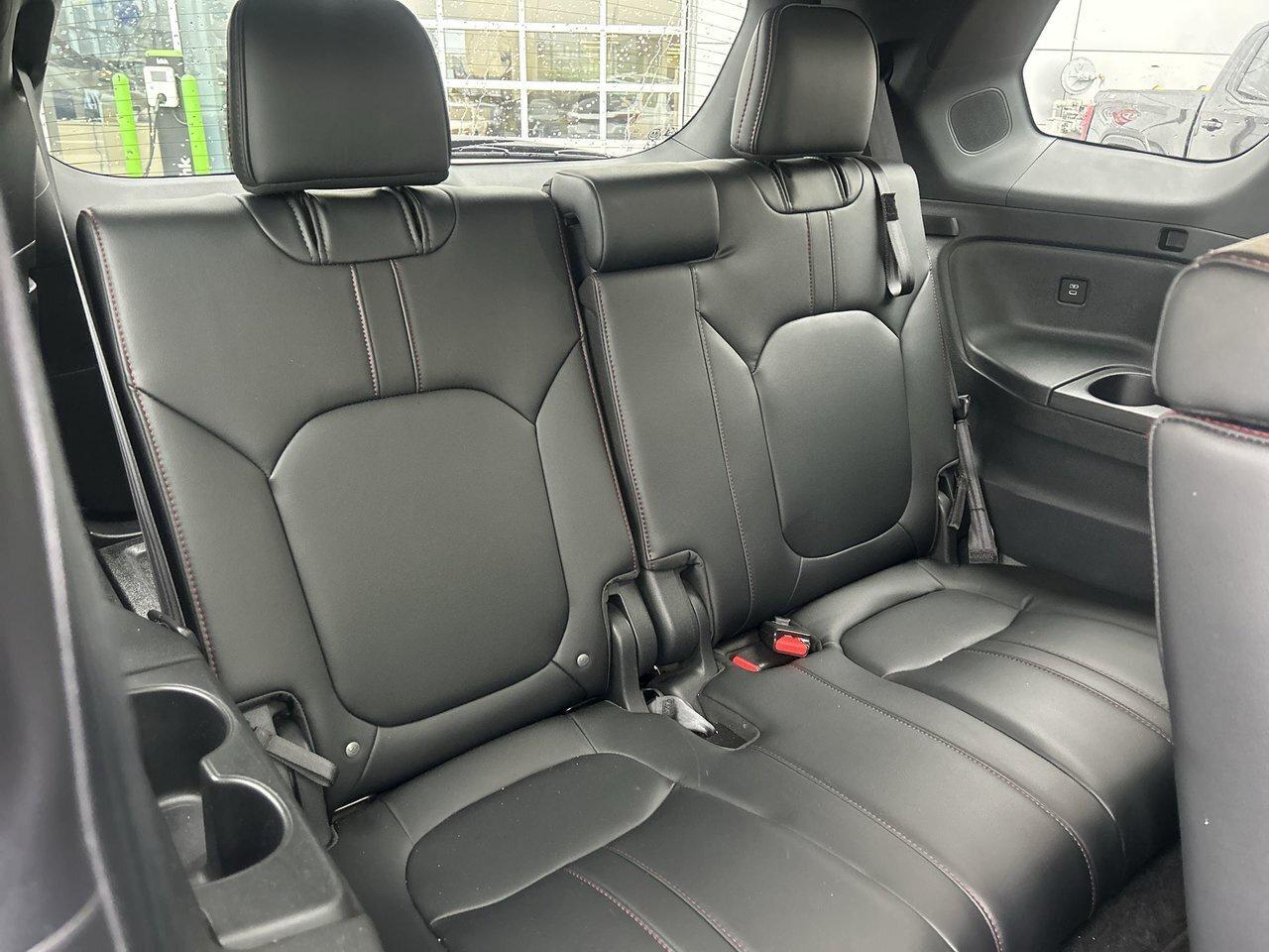 2025 Honda Pilot Black Edition AWD Low Kms 8 Passenger BOSE Audio P Photo