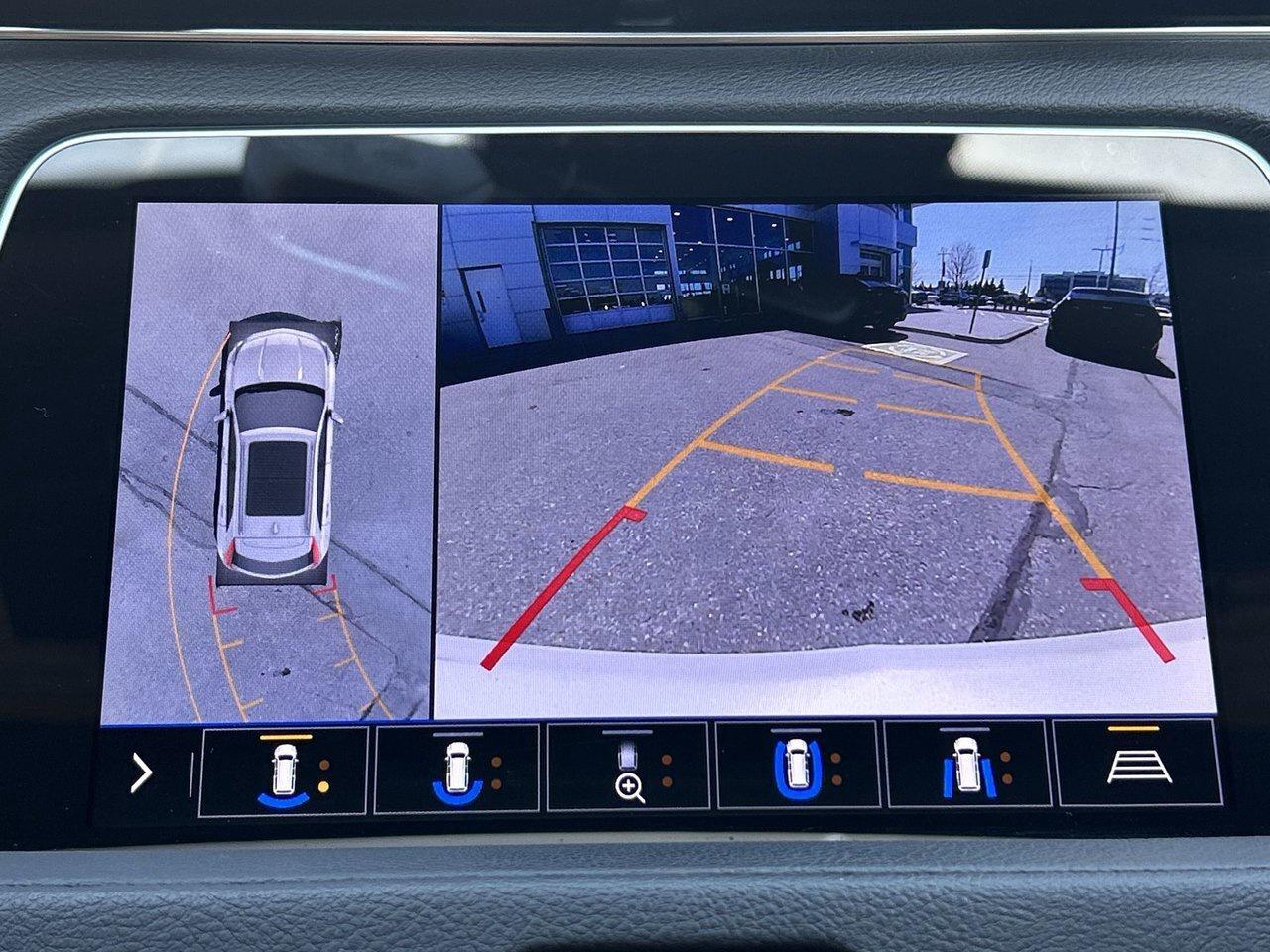 2020 Cadillac XT4 Sport Sunroof BOSE Audio Head-Up Display Lane Keep Photo