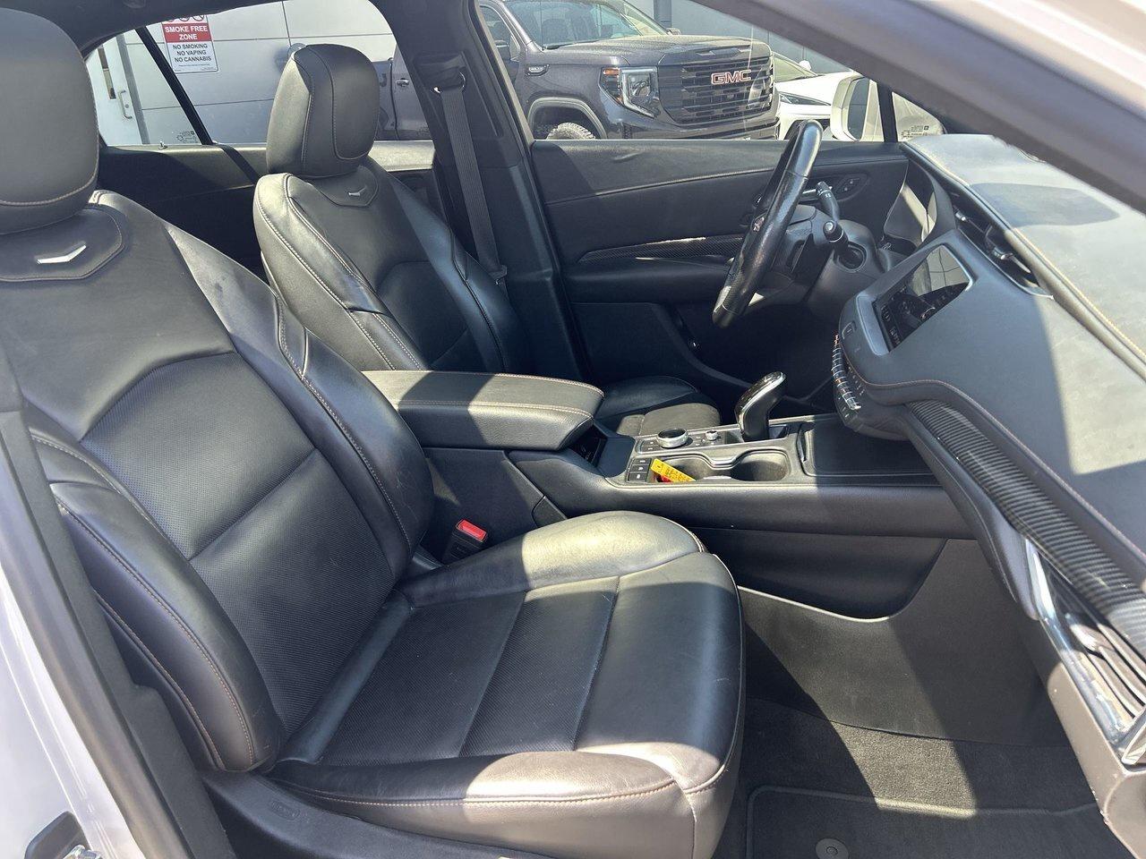 2020 Cadillac XT4 Sport Sunroof BOSE Audio Head-Up Display Lane Keep Photo