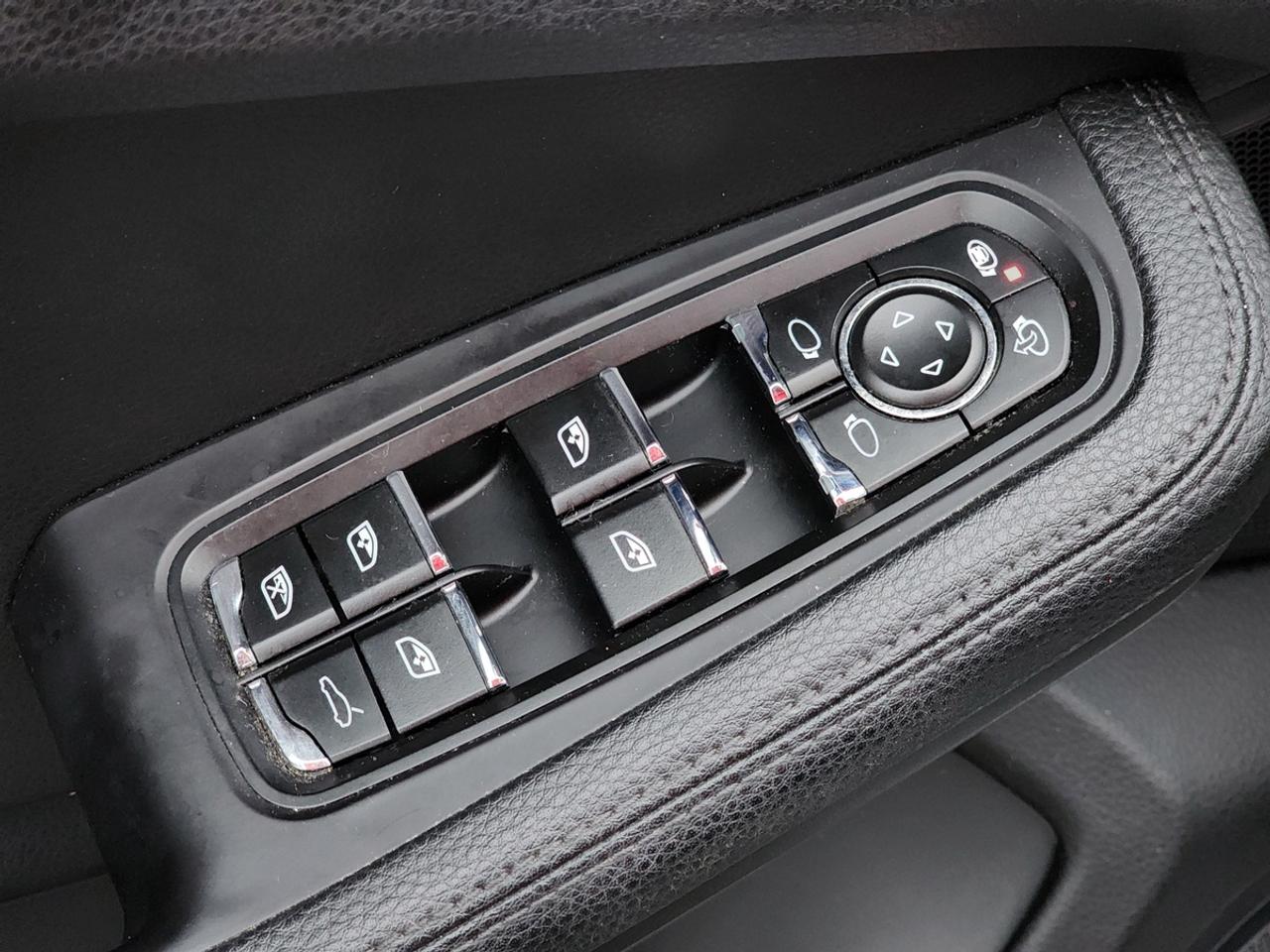 2017 Porsche Macan S w/Premium Pkg Plus | No Accidents! Photo