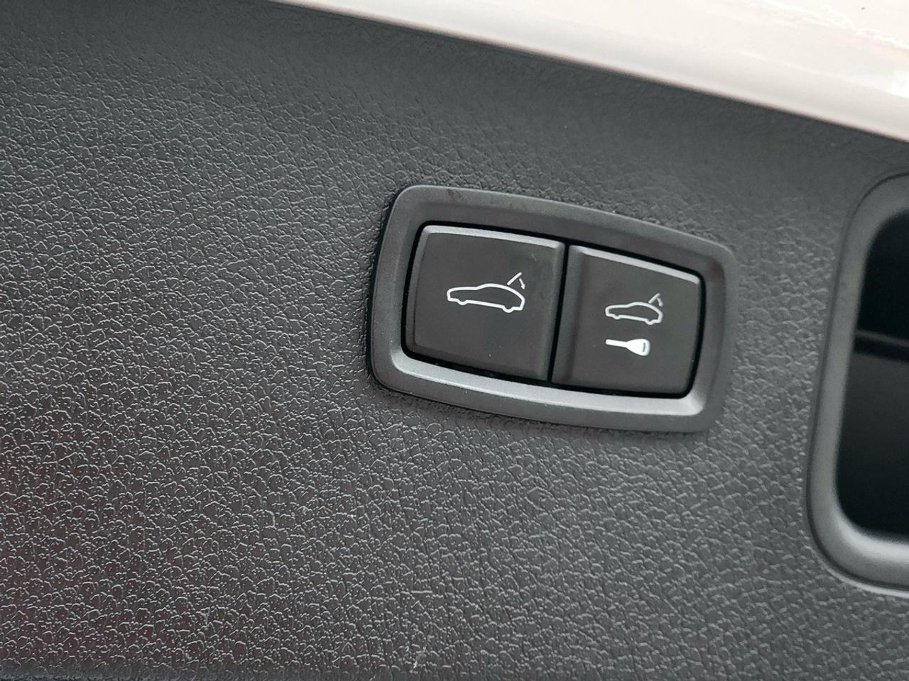 2017 Porsche Macan S w/Premium Pkg Plus | No Accidents! Photo