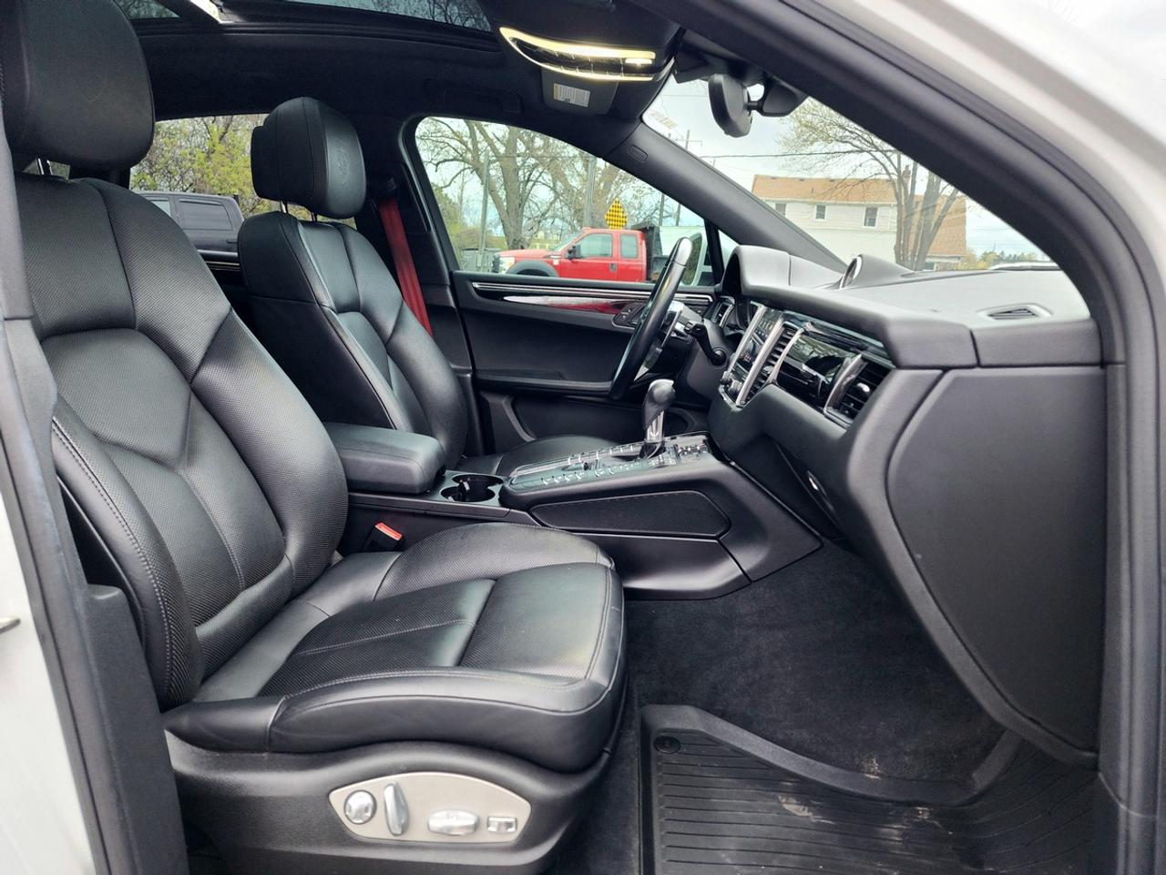 2017 Porsche Macan S w/Premium Pkg Plus | No Accidents! Photo