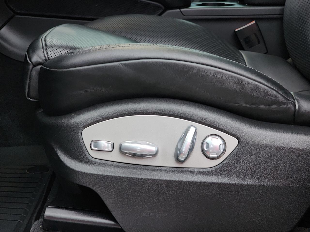 2017 Porsche Macan S w/Premium Pkg Plus | No Accidents! Photo