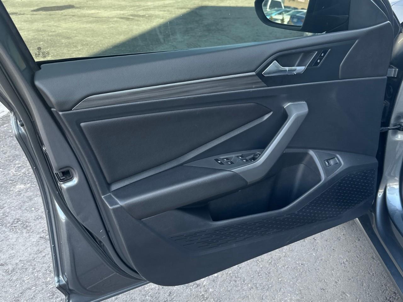 2019 Volkswagen Jetta 1.4 TSI Highline (A8) 4dr Sedan Photo